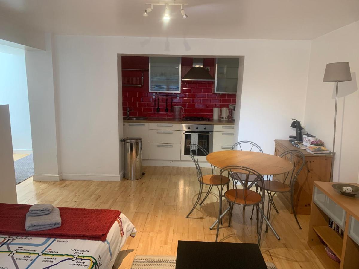 Cozy 1 Bedroom Basement Flat London Exterior foto